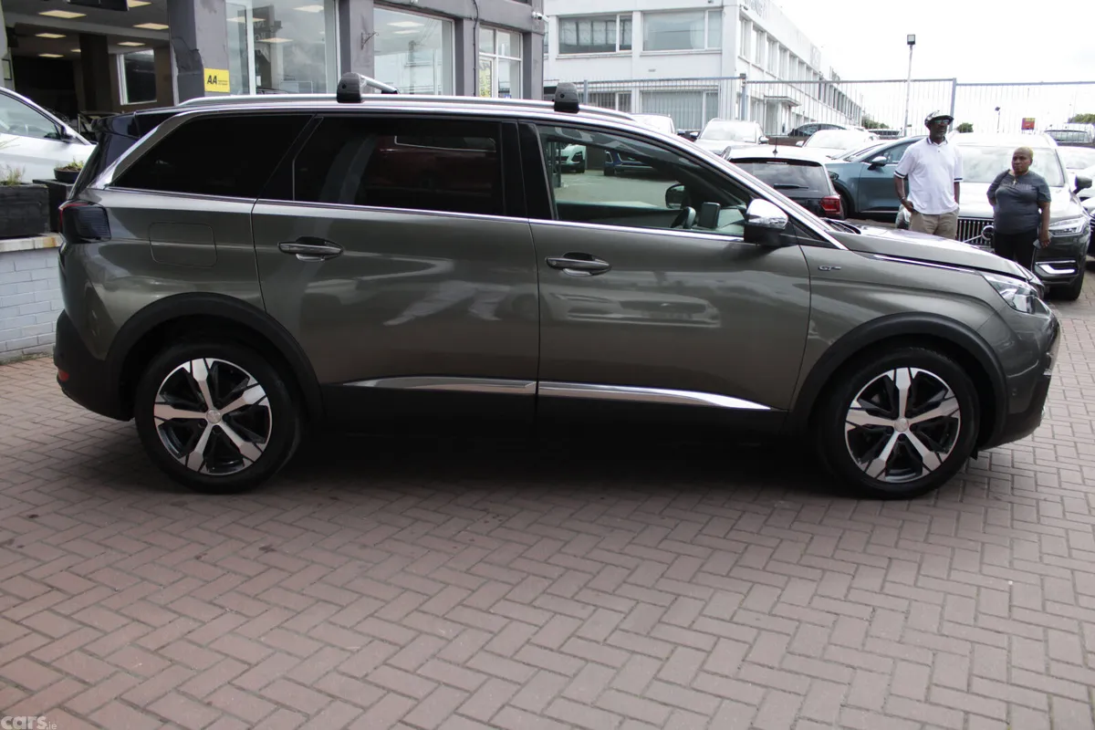 Peugeot 5008 MPV, Diesel, 2018, Grey