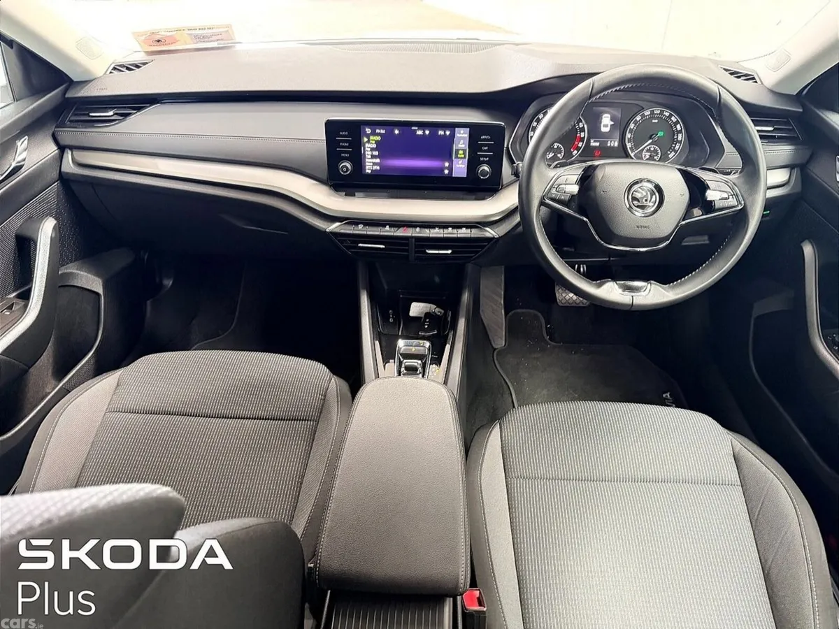 Skoda Octavia Saloon, Diesel, 2024, White