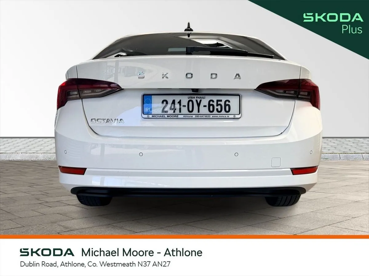 Skoda Octavia Saloon, Diesel, 2024, White