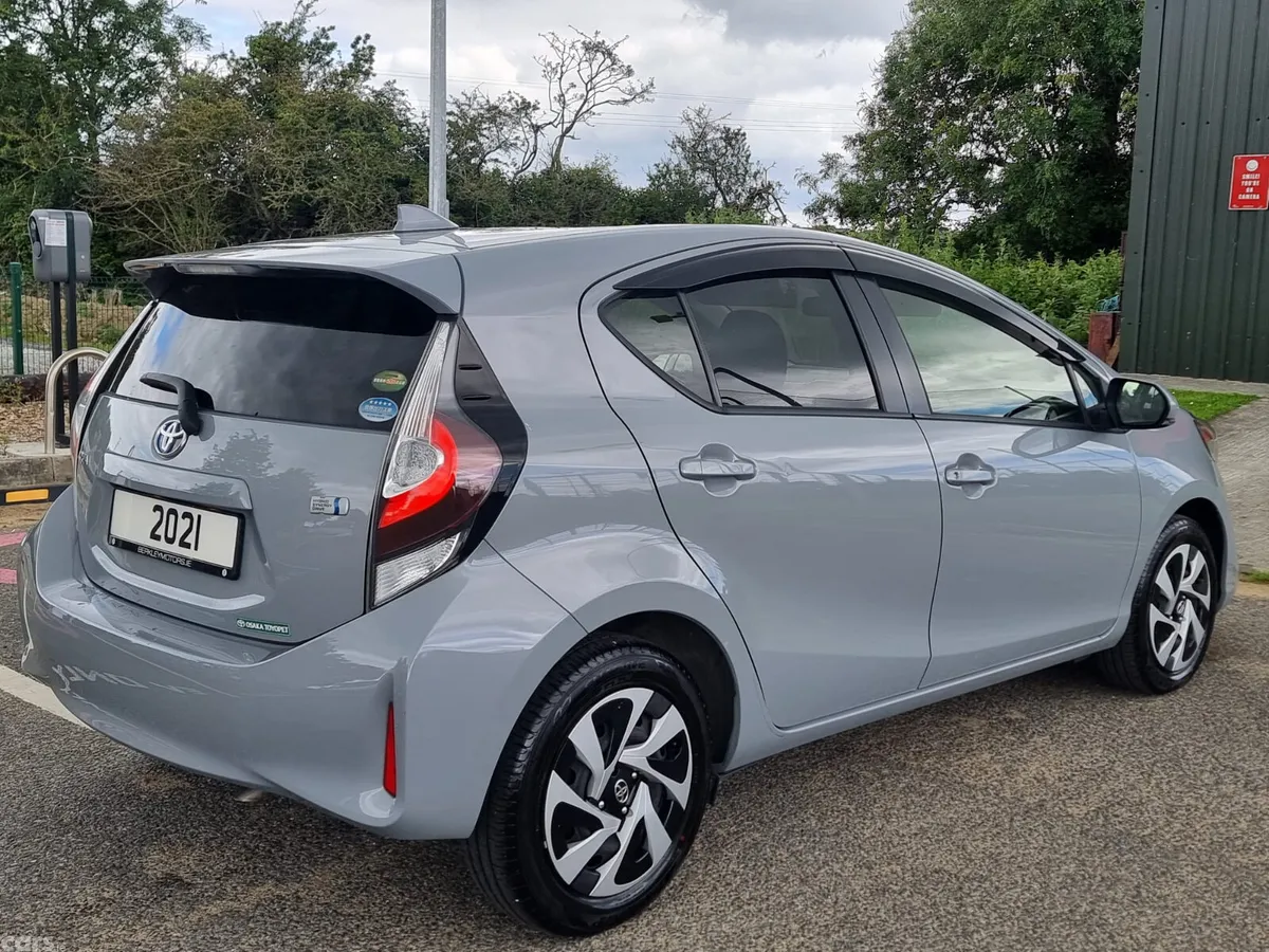 Toyota Aqua Hatchback, Petrol Hybrid, 2021, Grey