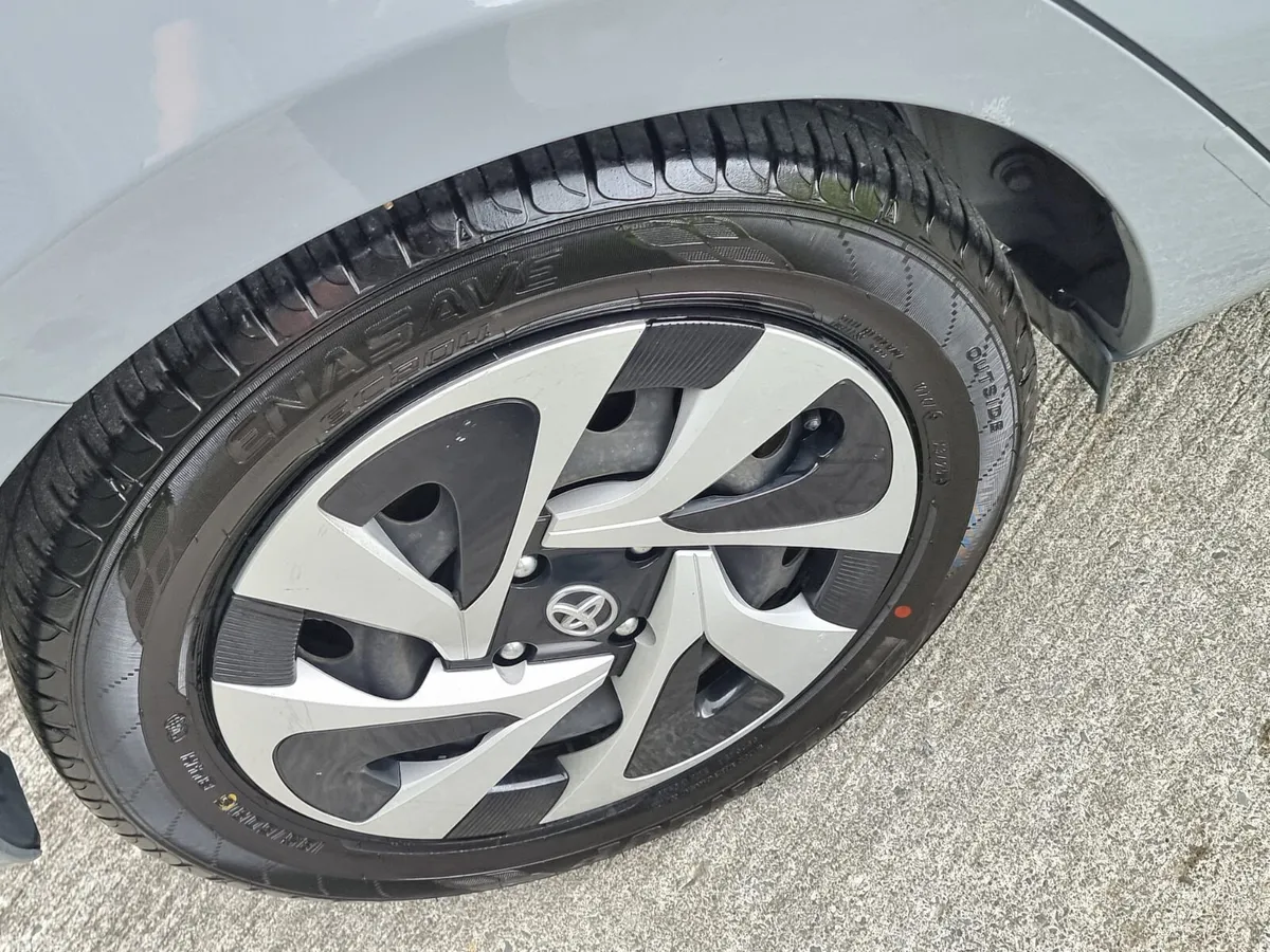 Toyota Aqua Hatchback, Petrol Hybrid, 2021, Grey