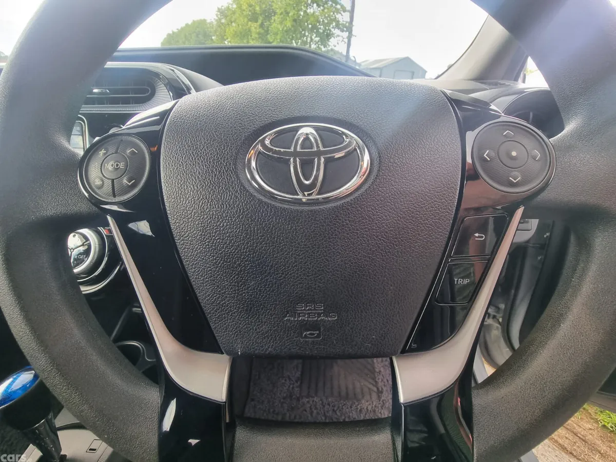 Toyota Aqua Hatchback, Petrol Hybrid, 2021, Grey