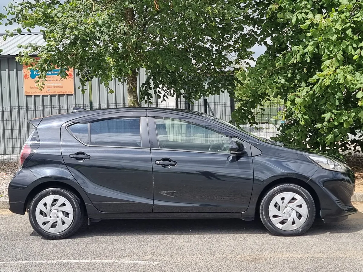 Toyota Aqua Hatchback, Petrol Hybrid, 2021, Black