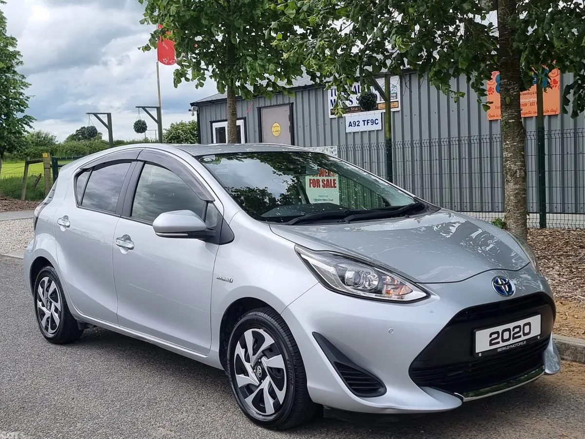Toyota Aqua Hatchback, Petrol Hybrid, 2020, Silver
