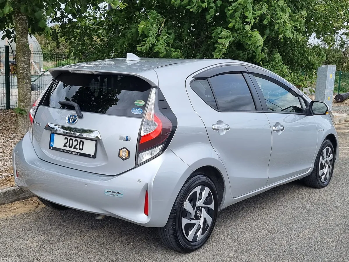 Toyota Aqua Hatchback, Petrol Hybrid, 2020, Silver