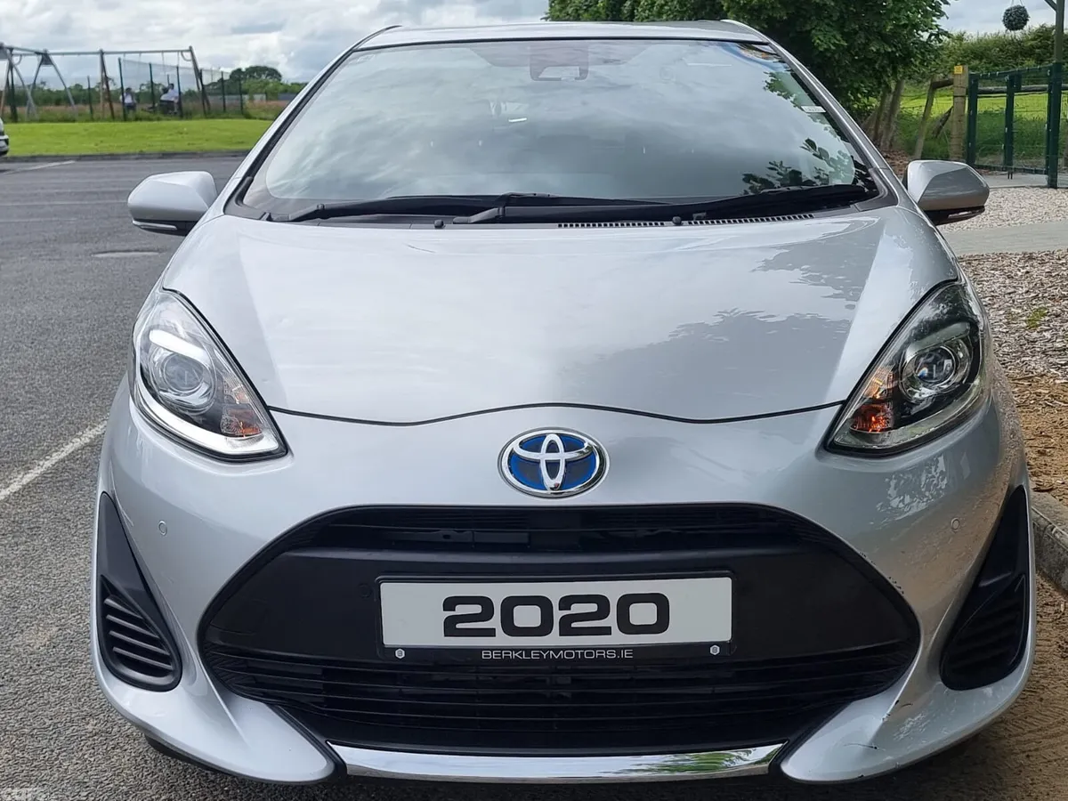 Toyota Aqua Hatchback, Petrol Hybrid, 2020, Silver