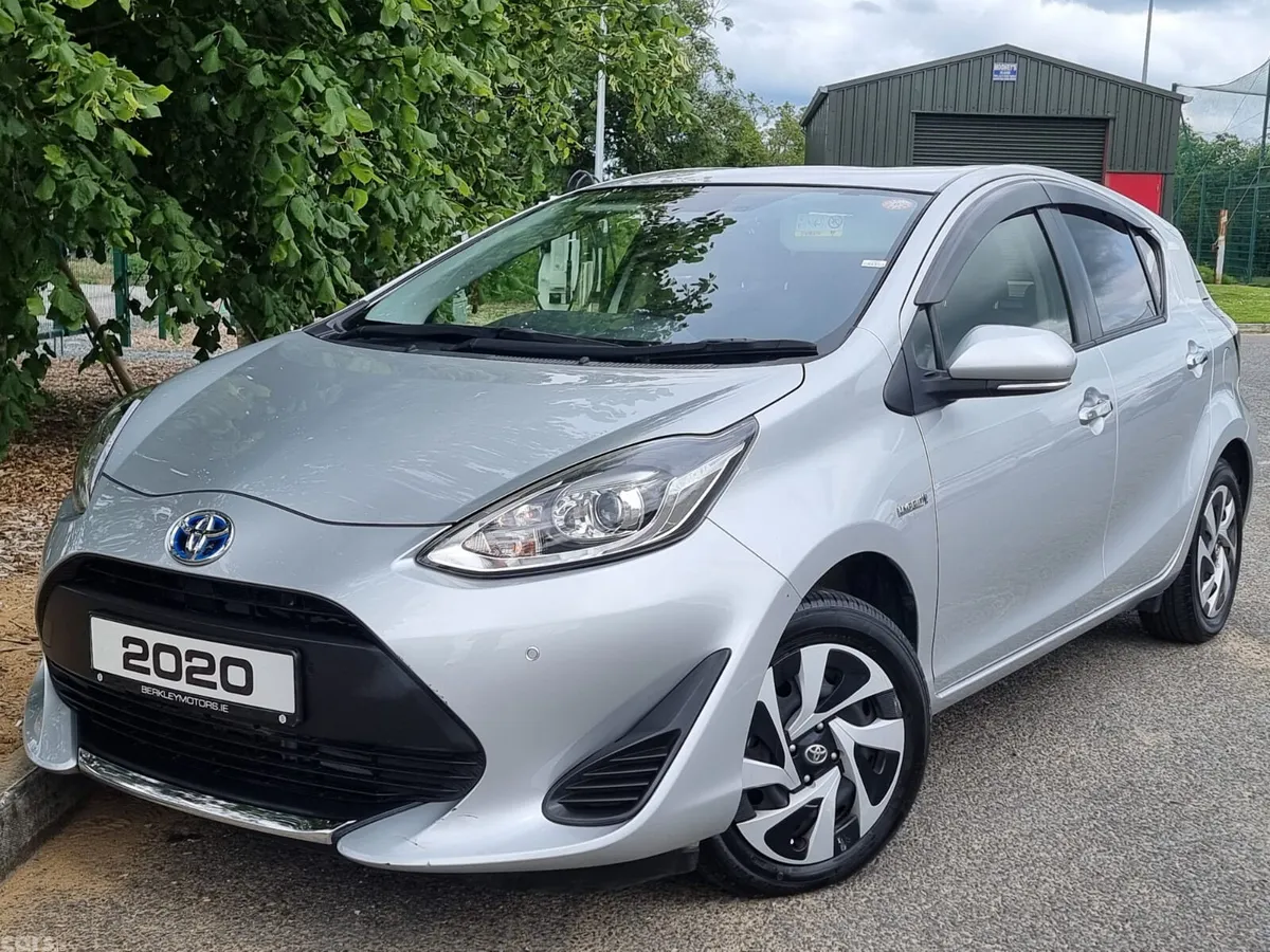 Toyota Aqua Hatchback, Petrol Hybrid, 2020, Silver