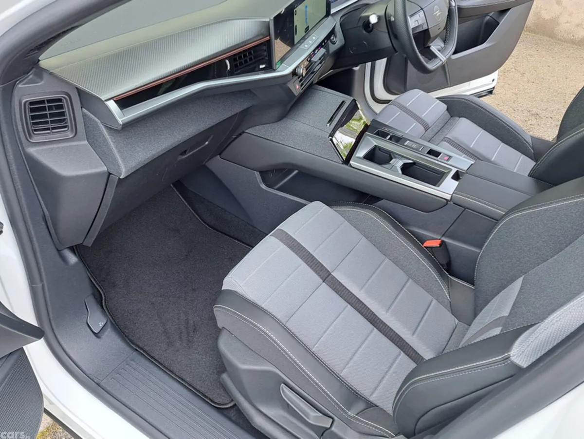 Opel Grandland SUV, Electric, 2027, White