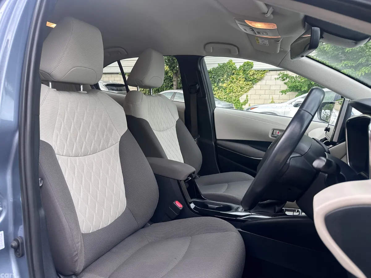 Toyota Corolla Saloon, Petrol Hybrid, 2022, Grey