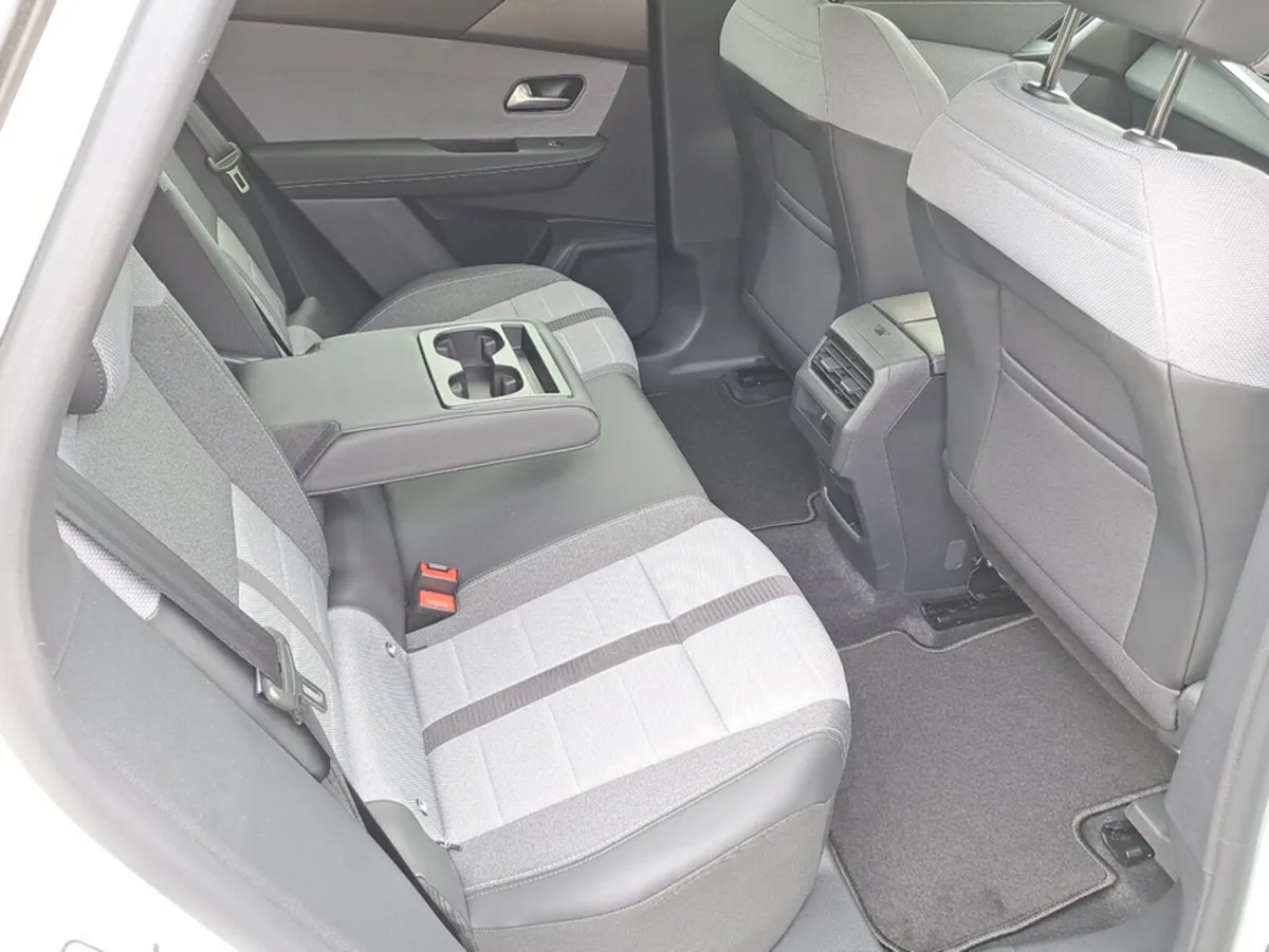 Opel Grandland SUV, Electric, 2027, White