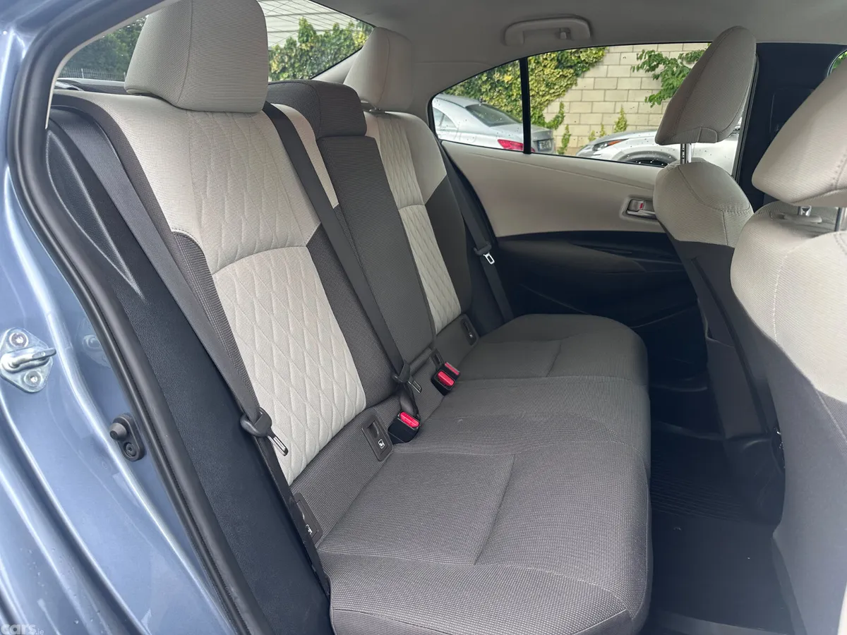 Toyota Corolla Saloon, Petrol Hybrid, 2022, Grey