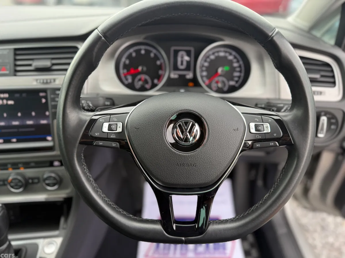 Volkswagen Golf Hatchback, Petrol, 2017, Silver