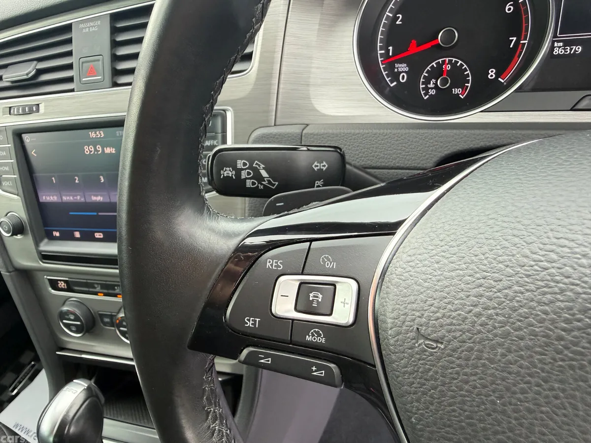 Volkswagen Golf Hatchback, Petrol, 2017, Silver