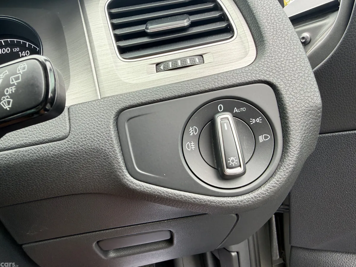 Volkswagen Golf Hatchback, Petrol, 2017, Silver