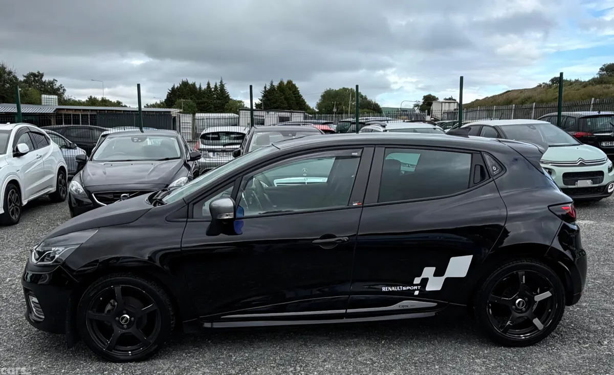 Renault Clio Hatchback, Petrol, 2015, Black