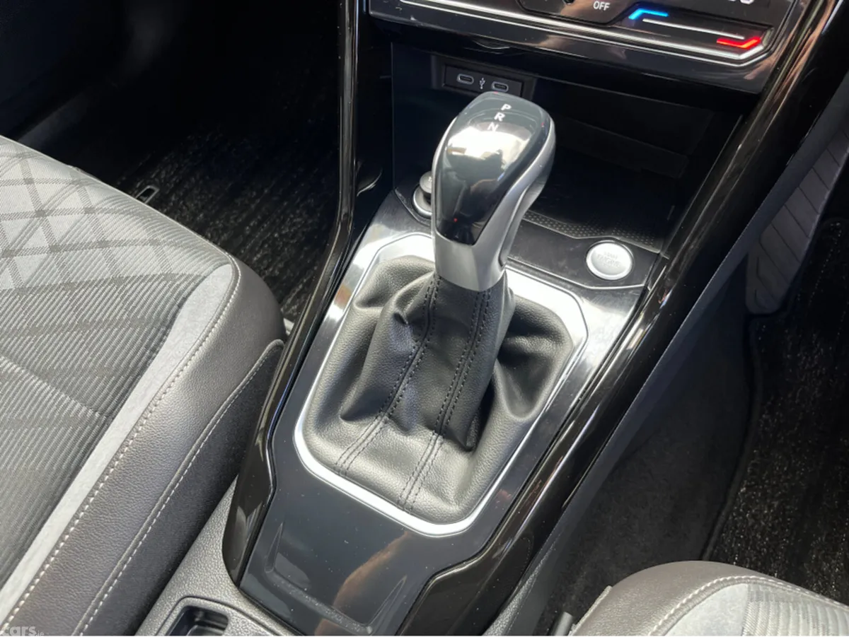 Volkswagen T-Roc SUV, Diesel, 2023, White