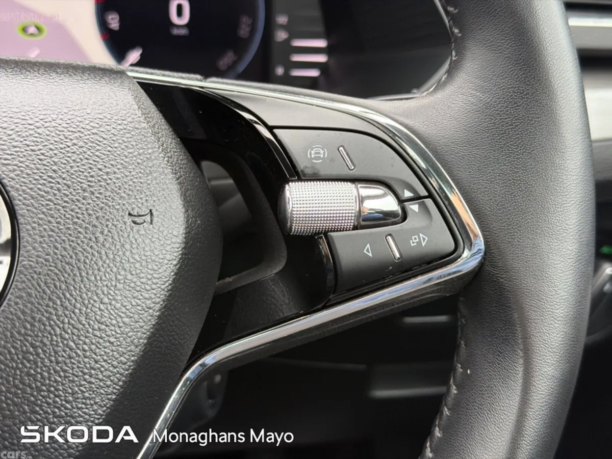 Skoda Superb Hatchback, Diesel, 2023, Grey