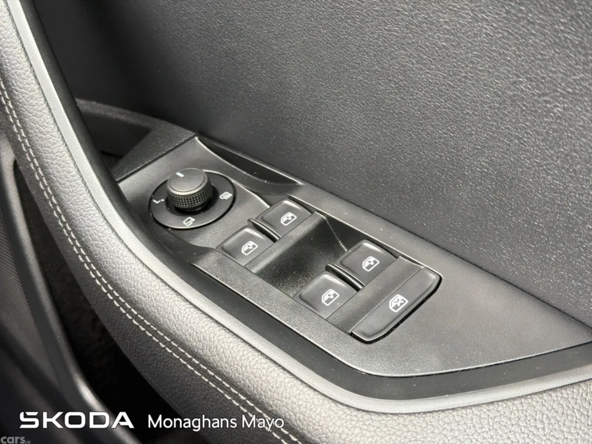 Skoda Superb Hatchback, Diesel, 2023, Grey