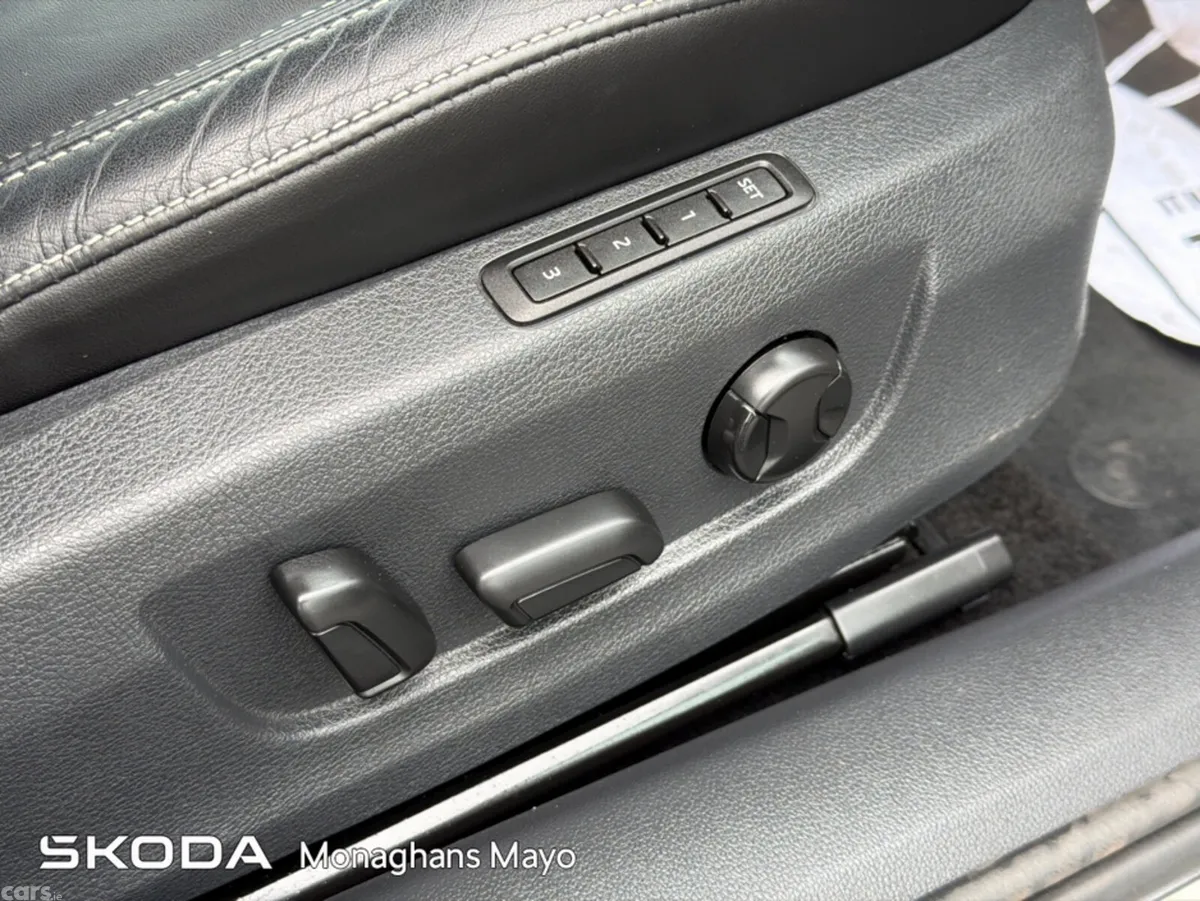Skoda Superb Hatchback, Diesel, 2023, Grey