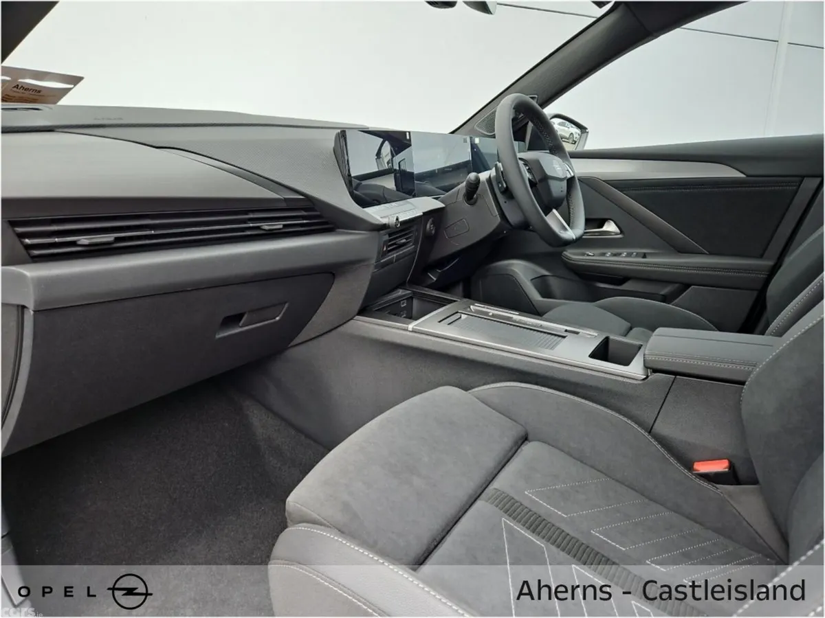 Opel Astra Hatchback, Petrol Hybrid, 2026, White