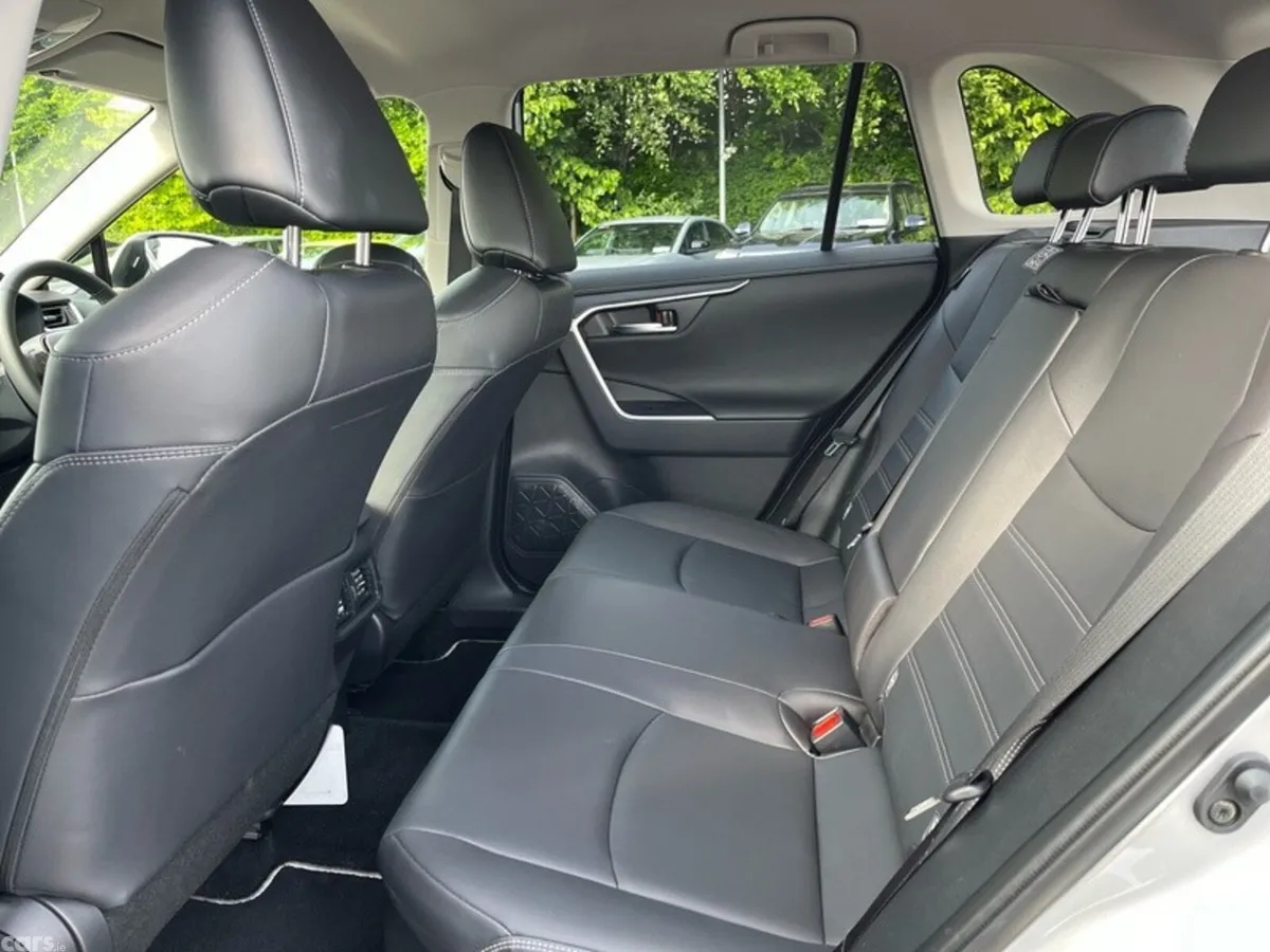 Toyota RAV4 SUV, Petrol Hybrid, 2025, Silver