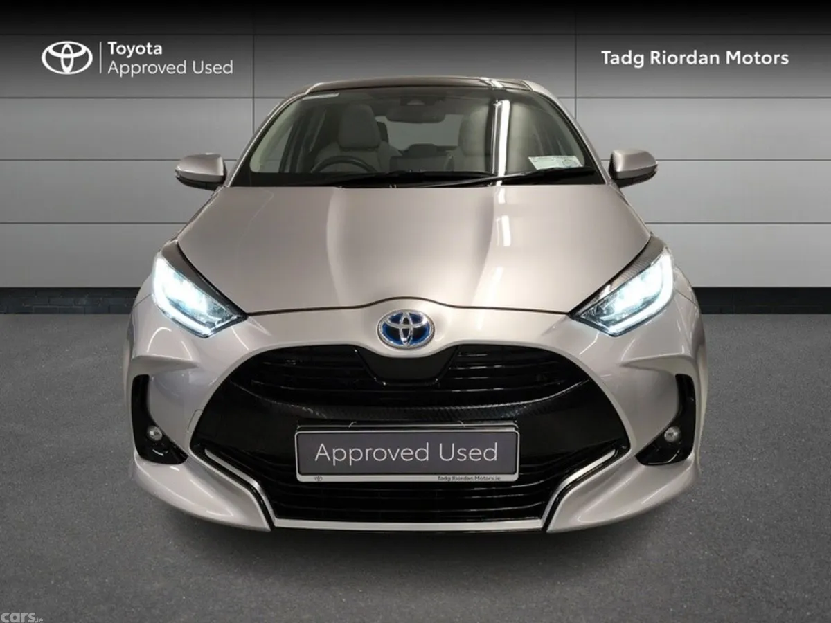 Toyota Yaris Hatchback, Petrol Hybrid, 2023, Silver