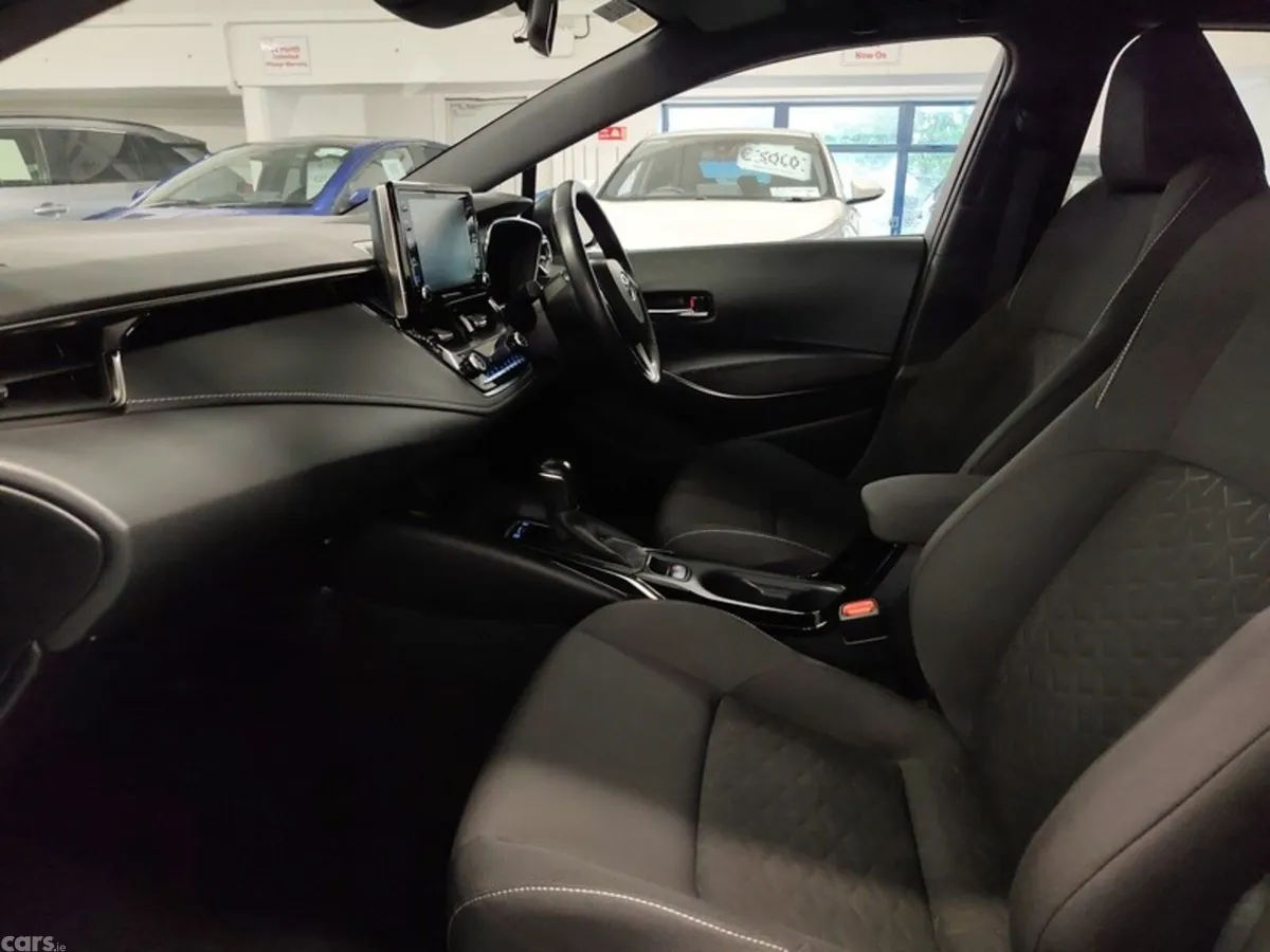 Toyota Corolla Hatchback, Petrol Hybrid, 2021, Blue