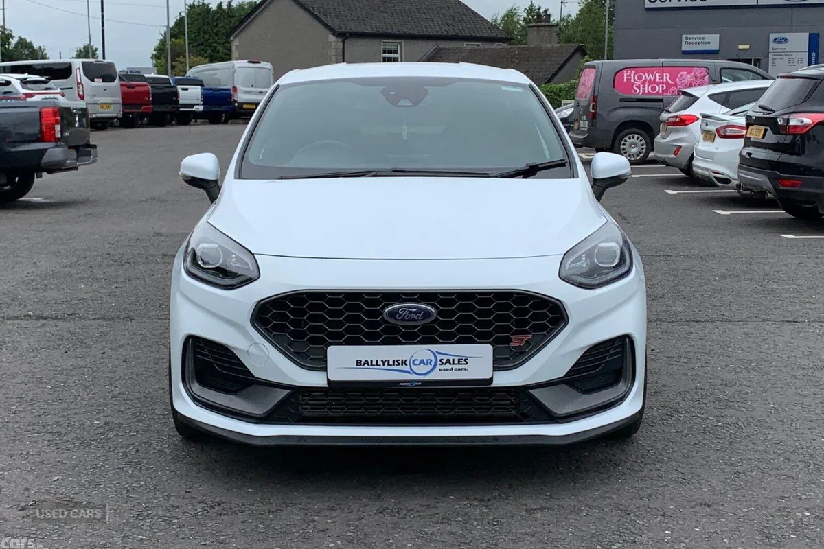 Ford Fiesta Hatchback, Petrol, 2023, White