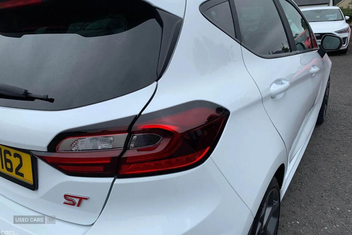 Ford Fiesta Hatchback, Petrol, 2023, White