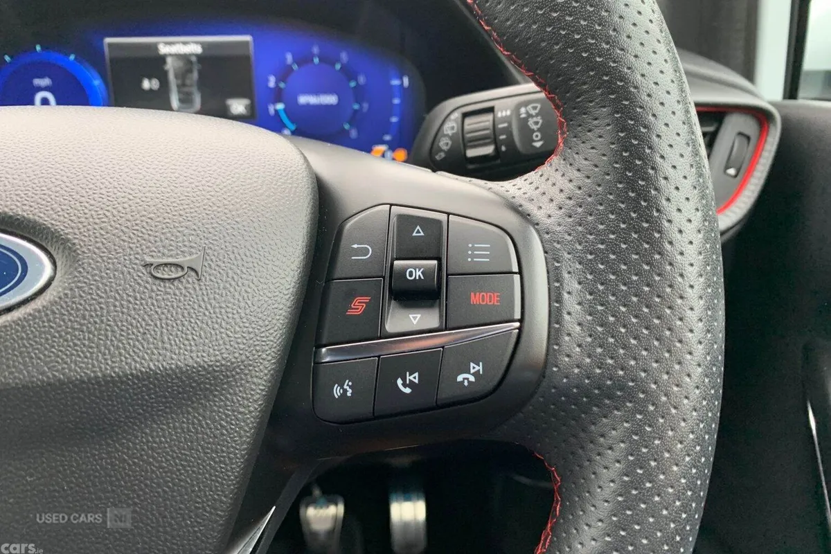 Ford Fiesta Hatchback, Petrol, 2023, White