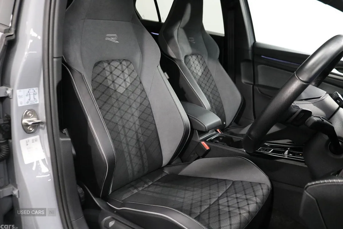Volkswagen Golf Hatchback, Petrol Hybrid, 2023, Grey