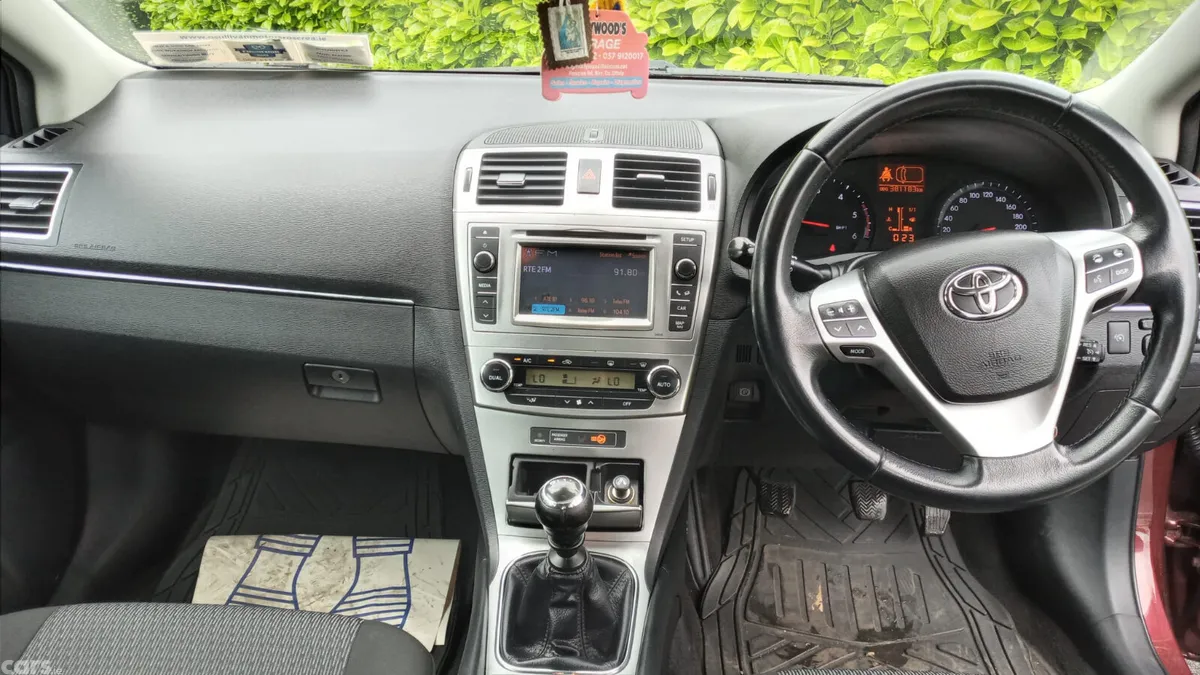 Toyota Avensis Saloon, Diesel, 2012, Red