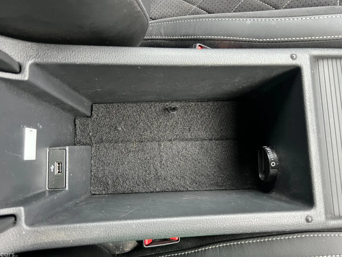 Skoda Superb Hatchback, Petrol Plug-in Hybrid, 2020, Grey