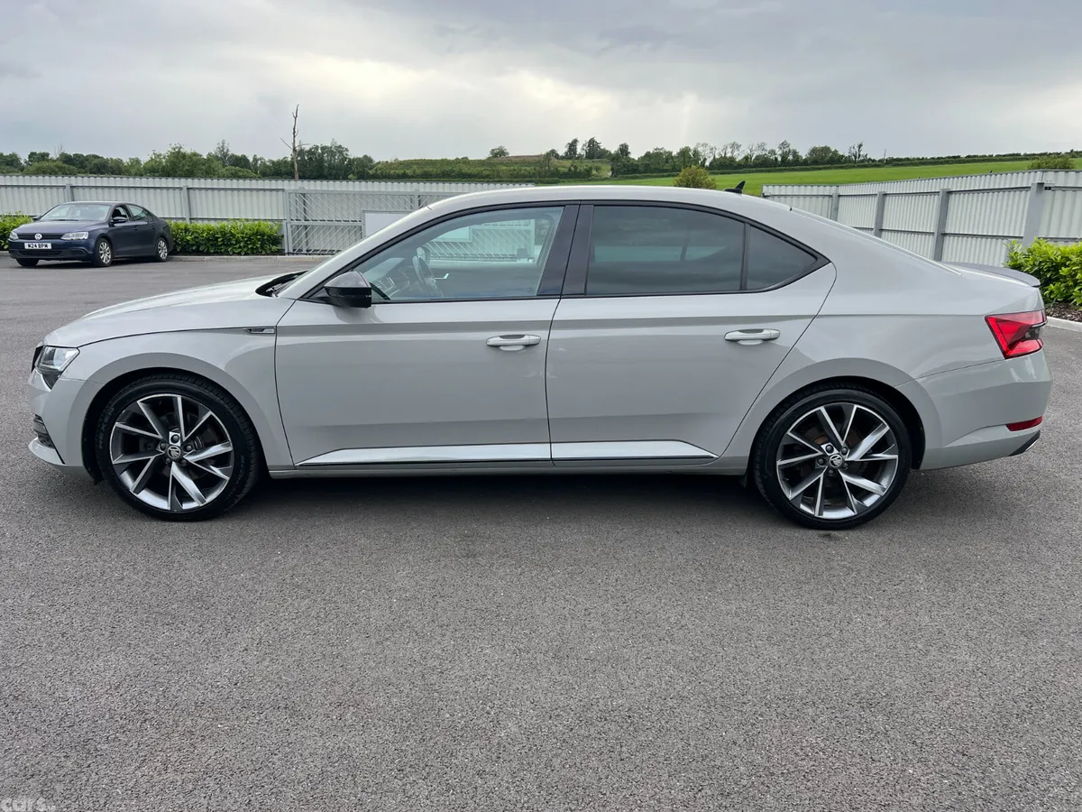 Skoda Superb Hatchback, Petrol Plug-in Hybrid, 2020, Grey
