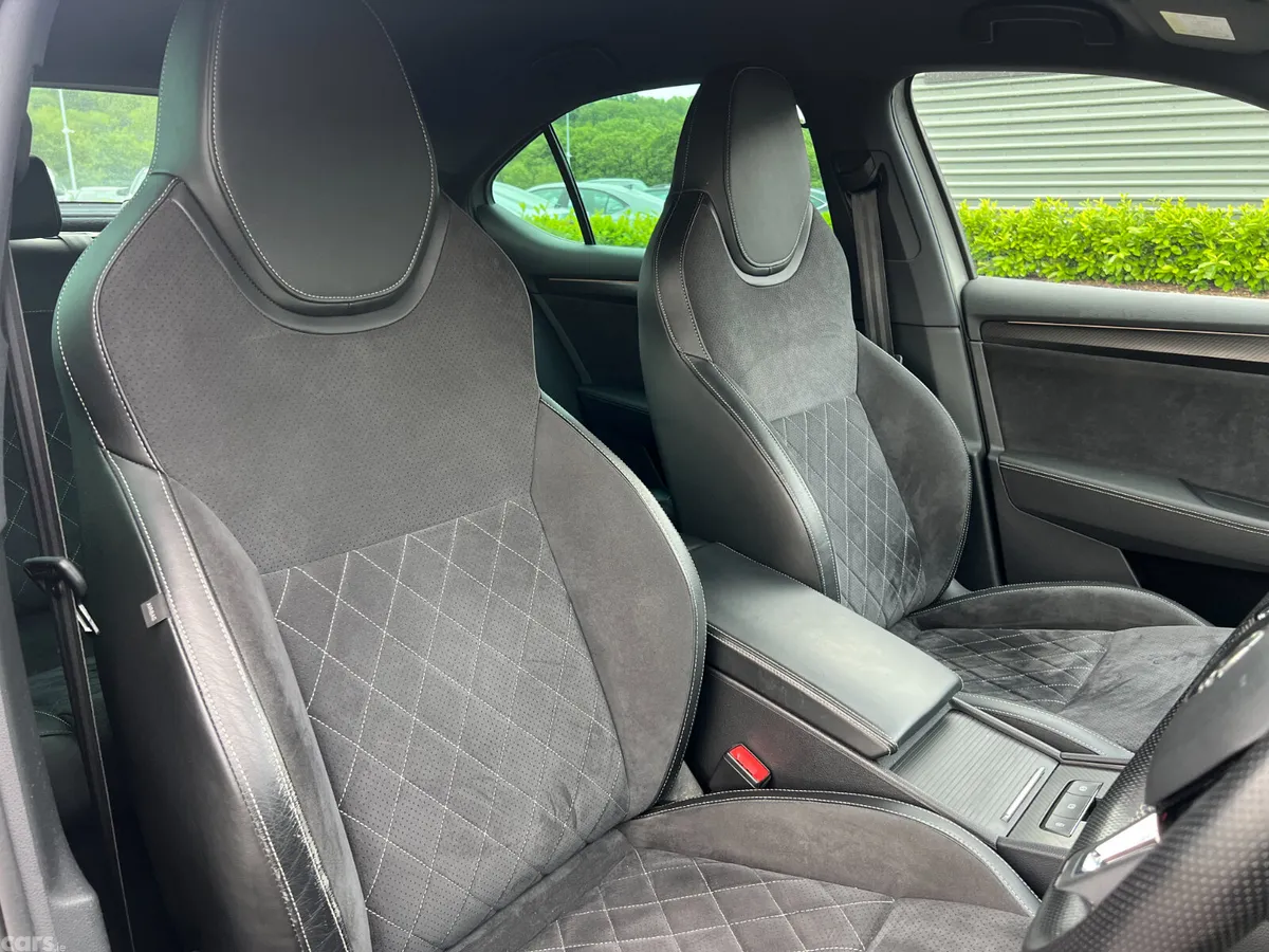 Skoda Superb Hatchback, Petrol Plug-in Hybrid, 2020, Grey