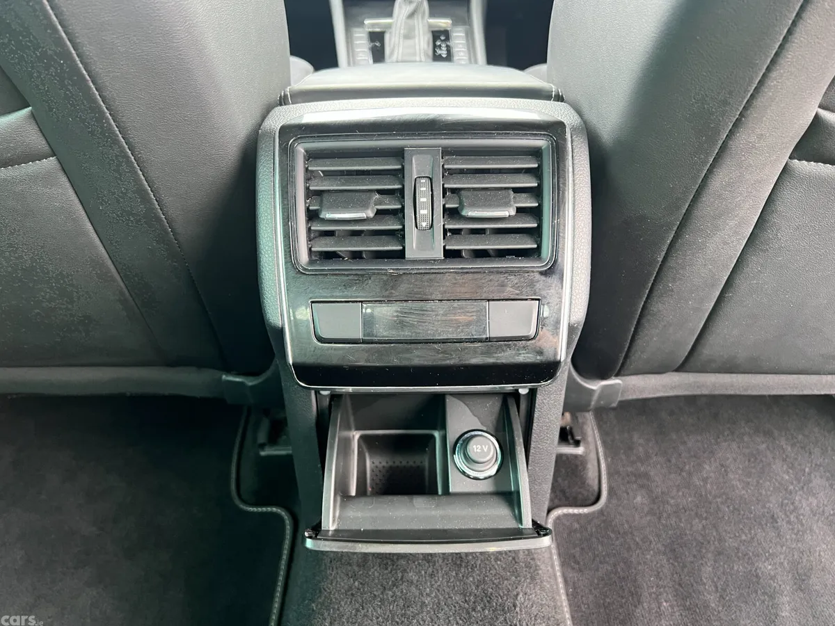 Skoda Superb Hatchback, Petrol Plug-in Hybrid, 2020, Grey
