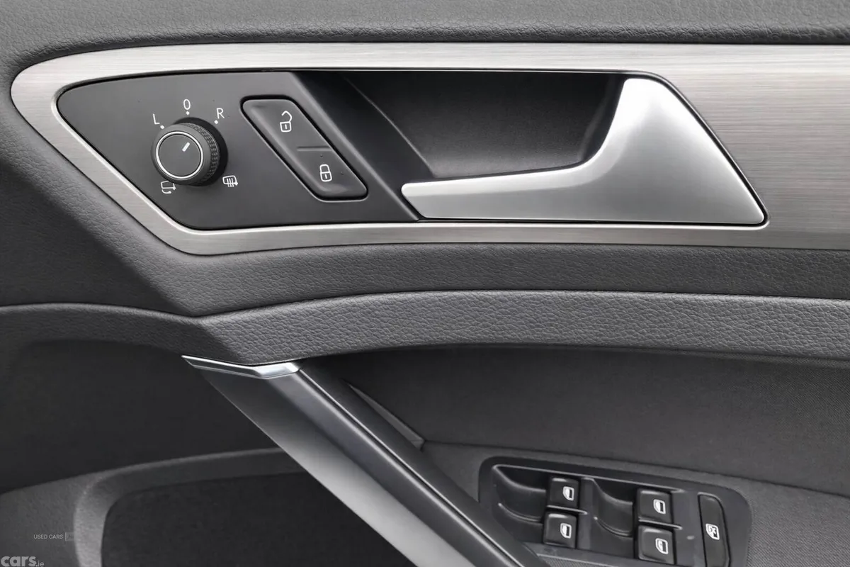Volkswagen Golf , Petrol, 2014, White