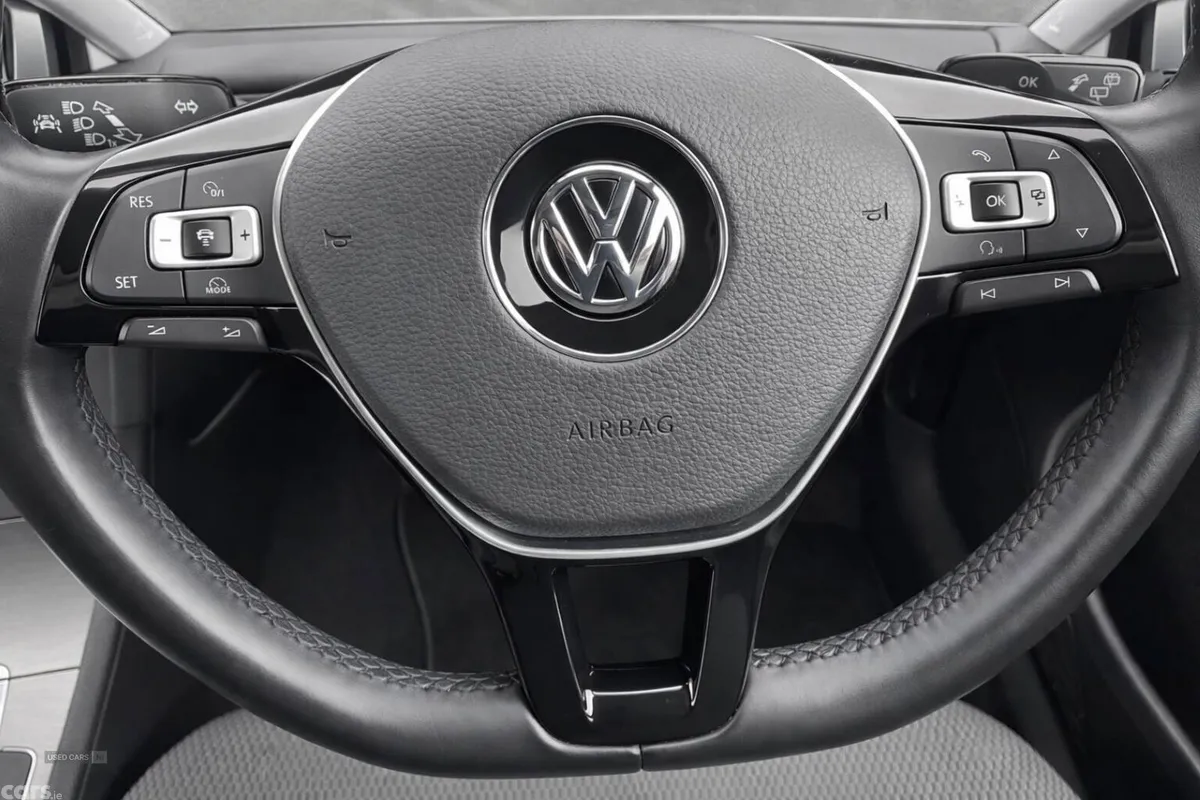 Volkswagen Golf , Petrol, 2014, White