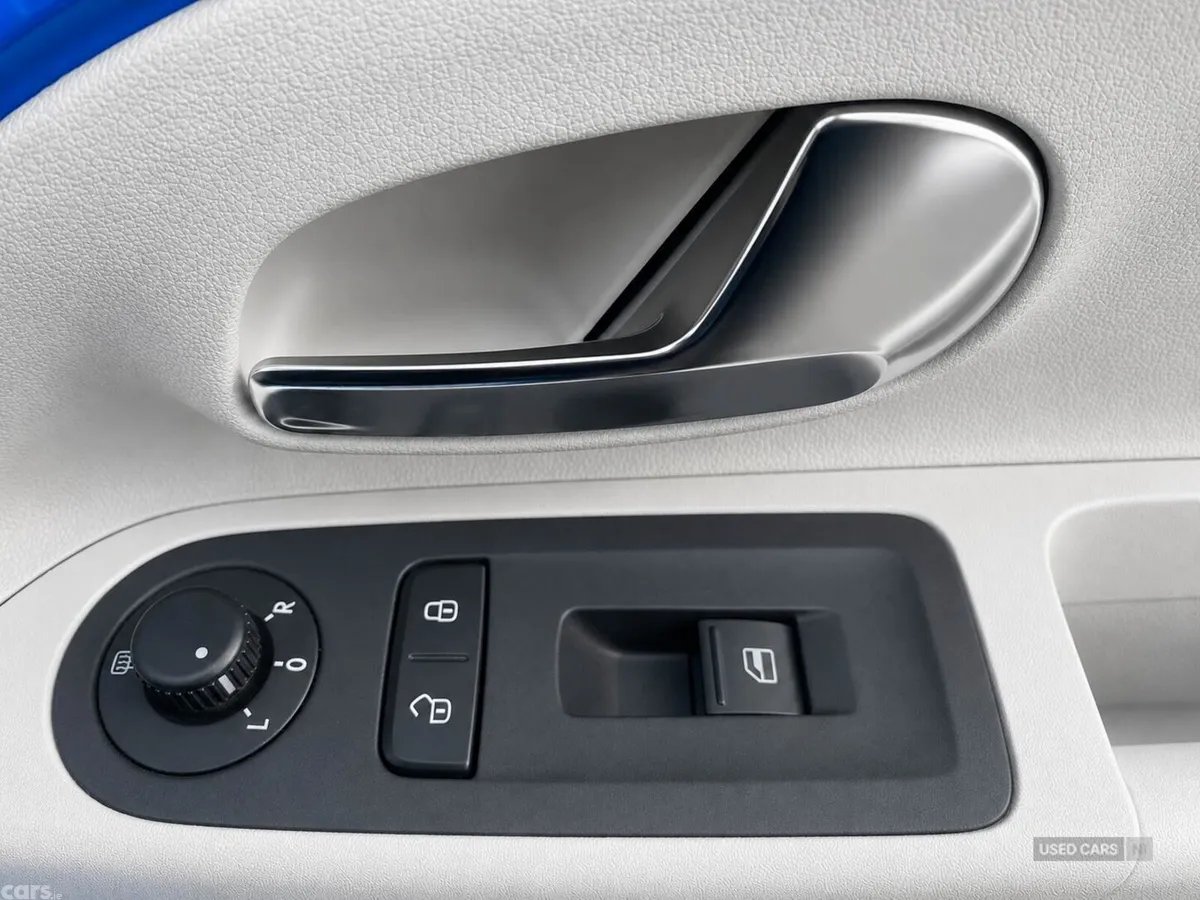 Volkswagen up! , Petrol, 2015, Blue