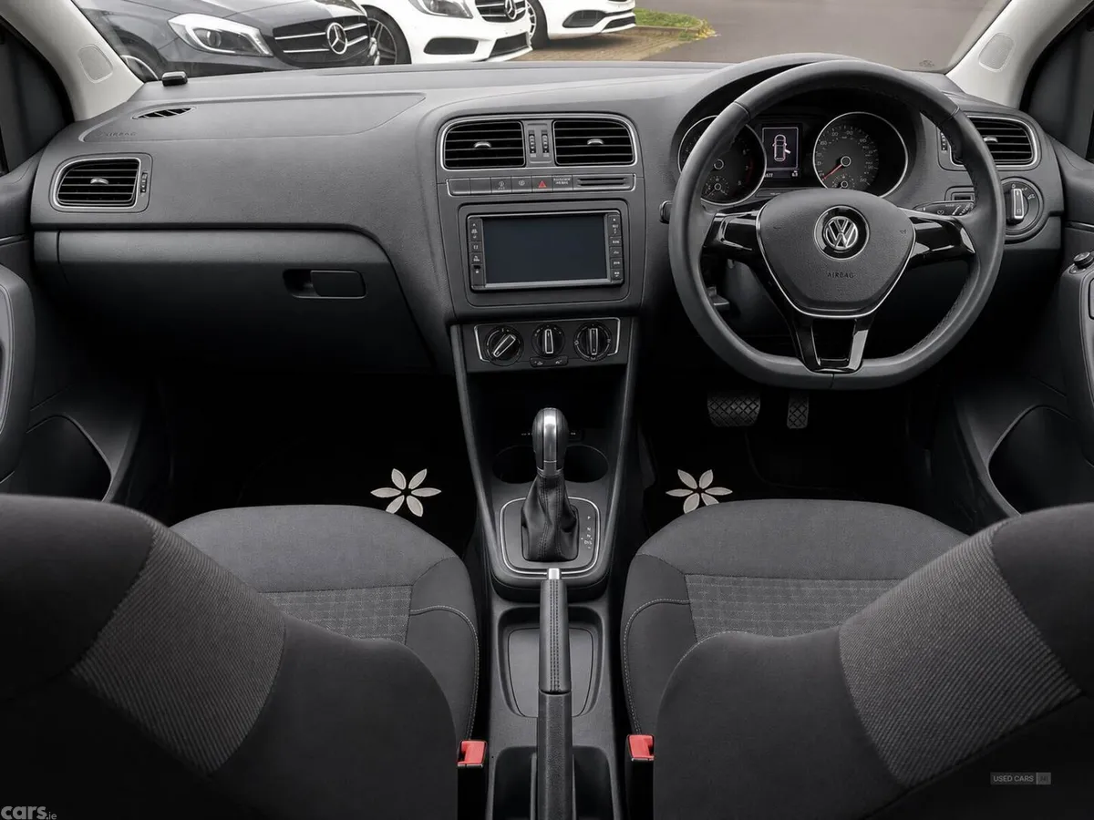 Volkswagen Polo , Petrol, 2014, 