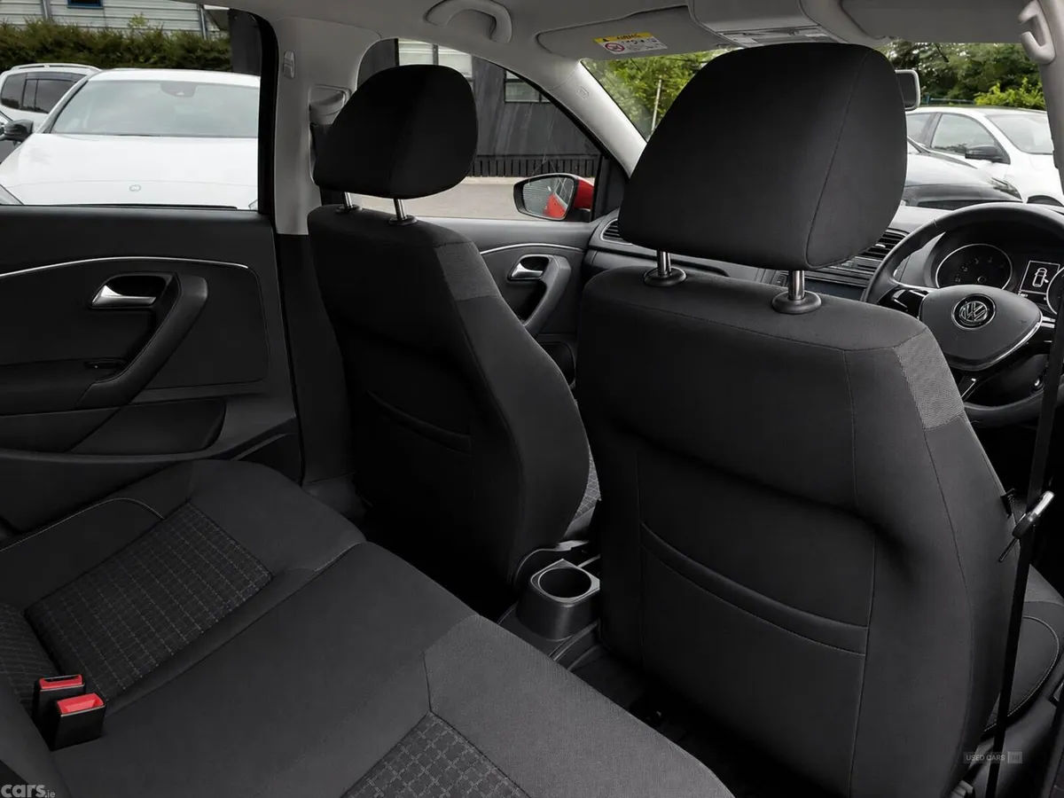 Volkswagen Polo , Petrol, 2014, 