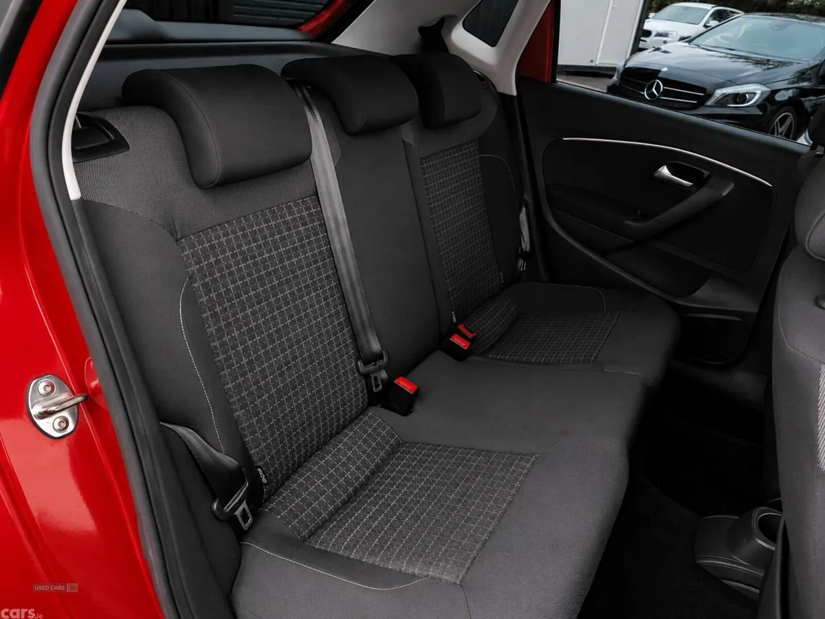 Volkswagen Polo , Petrol, 2014, 