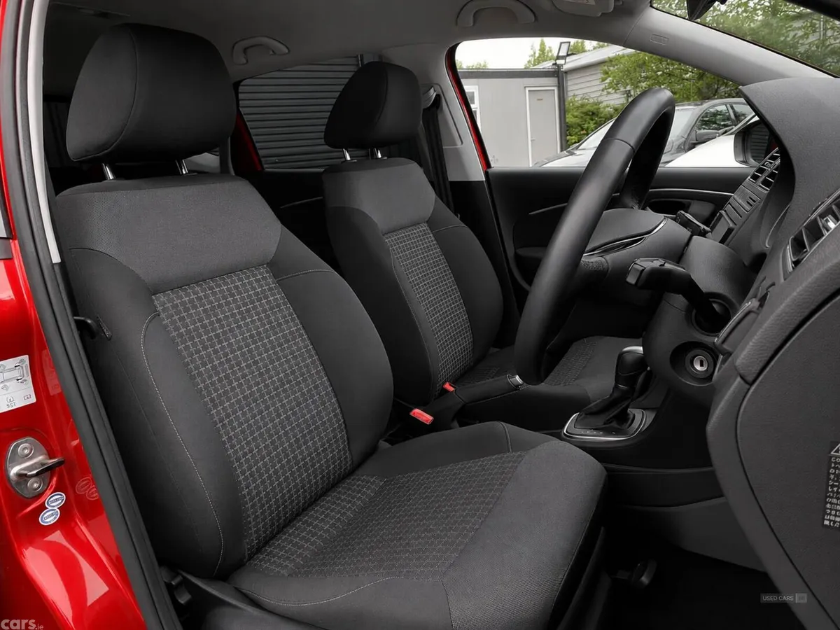 Volkswagen Polo , Petrol, 2014, 