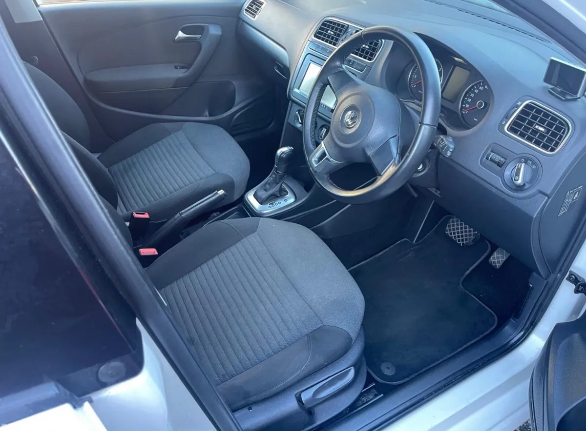 Volkswagen Polo 2013 Auto/ only 66k km/ warranty., Dublin 12