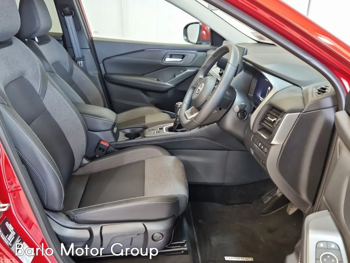Nissan Qashqai MPV, Petrol Hybrid, 2026, Red