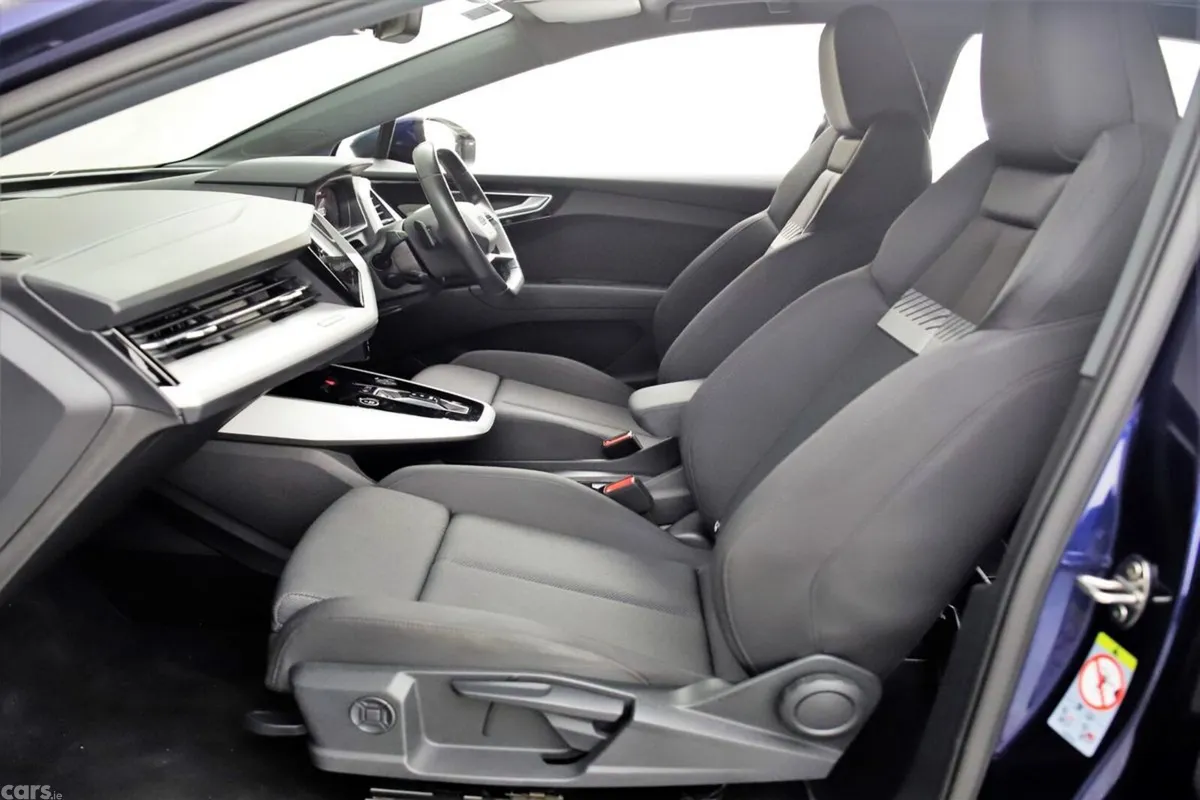 Audi Q4 e-tron SUV, Electric, 2023, Blue