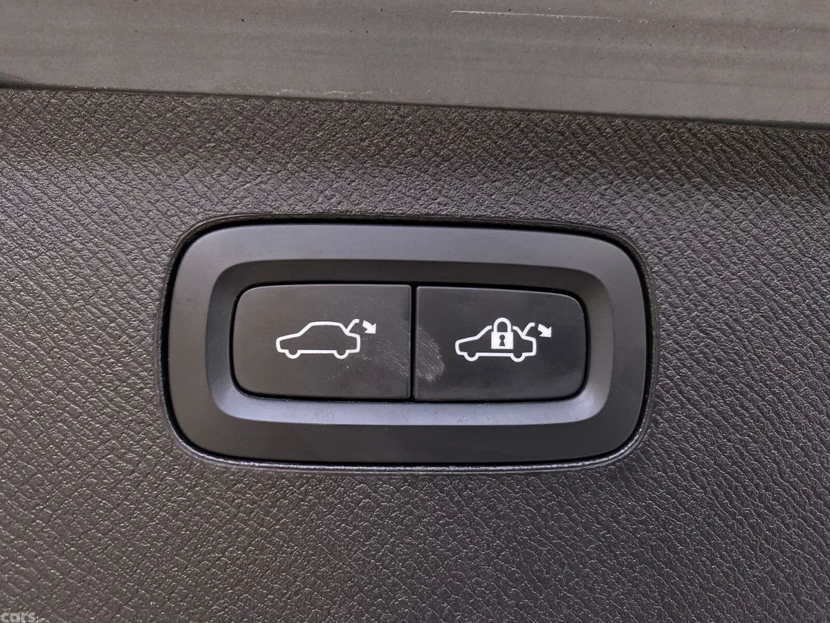 Volvo XC90 SUV, Petrol Hybrid, 2023, Grey