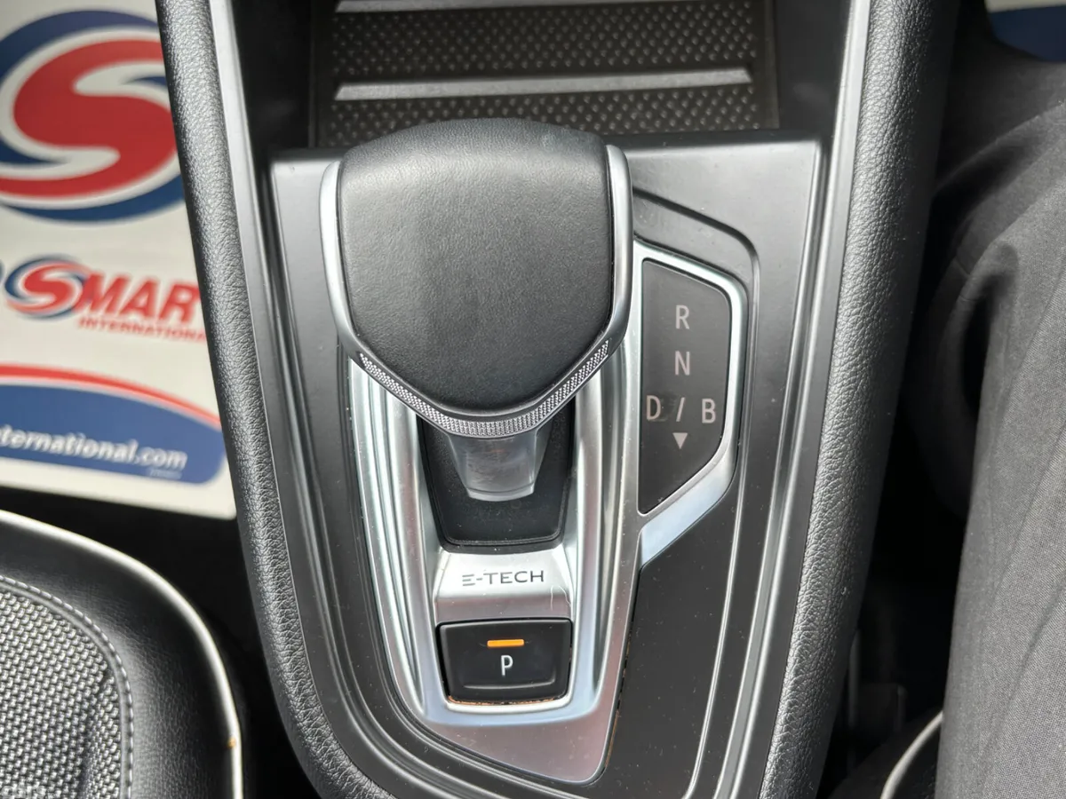 Renault Captur Hatchback, Petrol Plug-in Hybrid, 2021, Grey