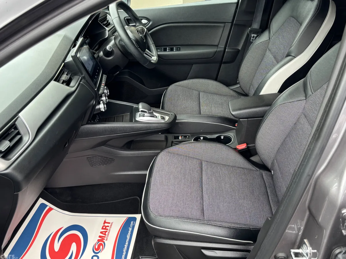 Renault Captur Hatchback, Petrol Plug-in Hybrid, 2021, Grey