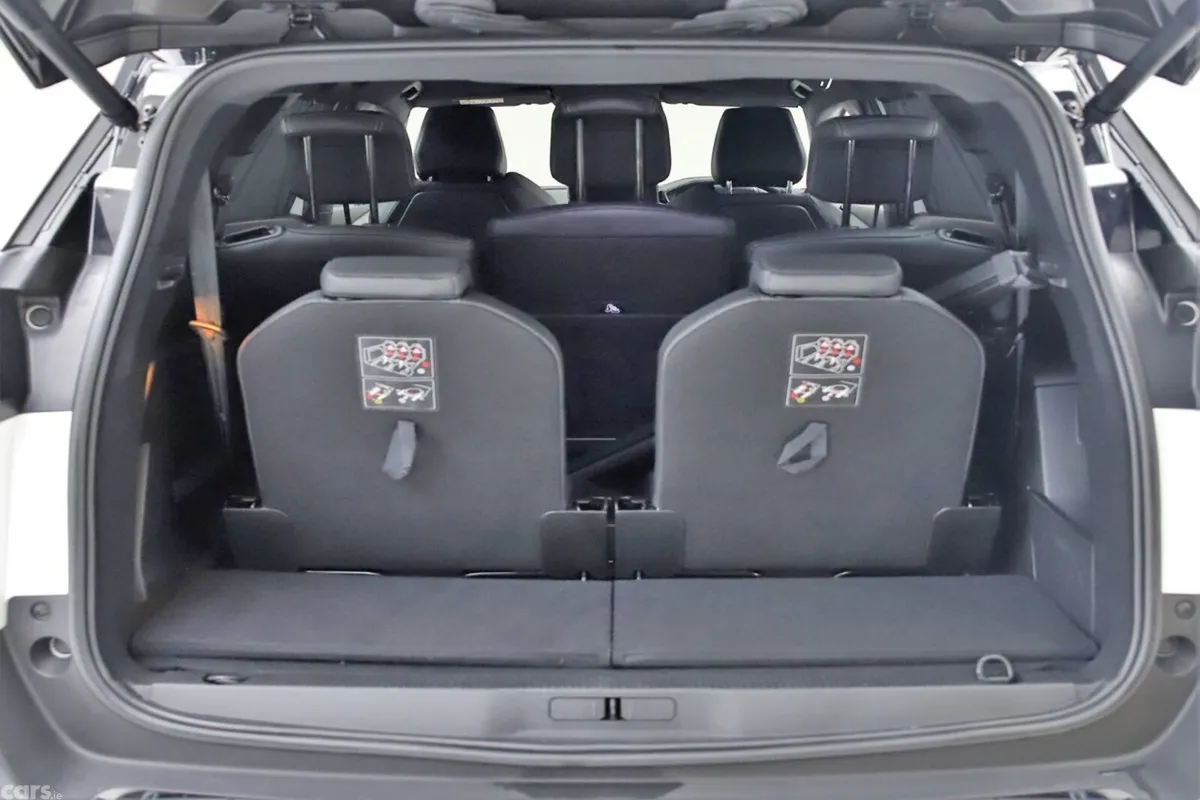 Peugeot 5008 MPV, Petrol Hybrid, 2024, White